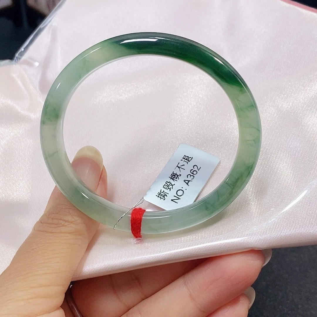 翡翠未镶嵌手镯（贵妃镯）手镯