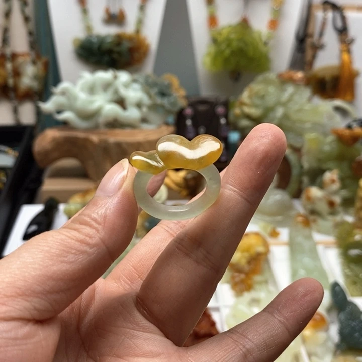未镶嵌蛇纹石玉戒指