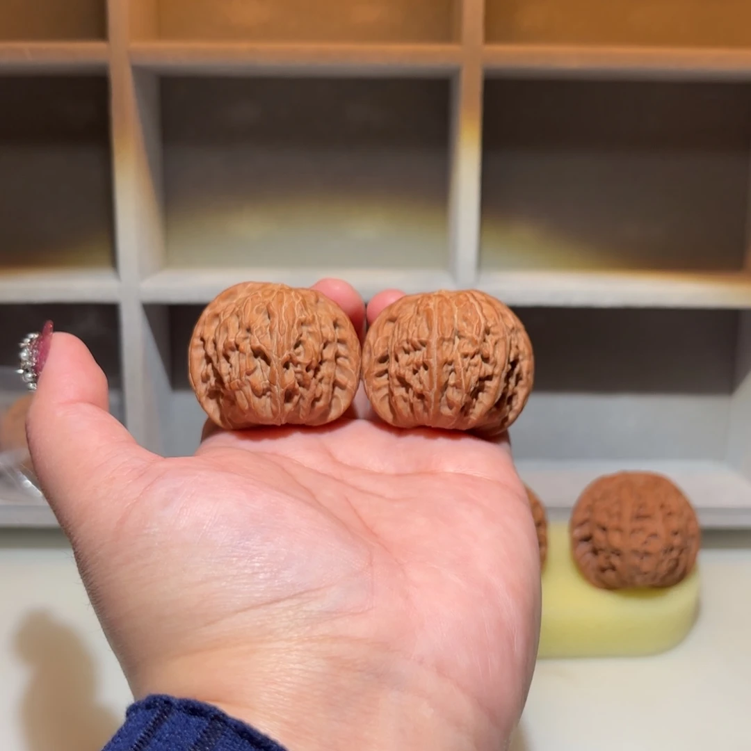 翊***铭文玩核桃把件42 尺全品山地磨