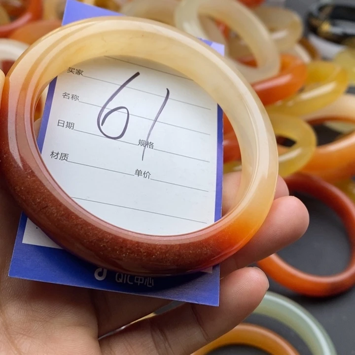 未镶嵌手镯石英质玉