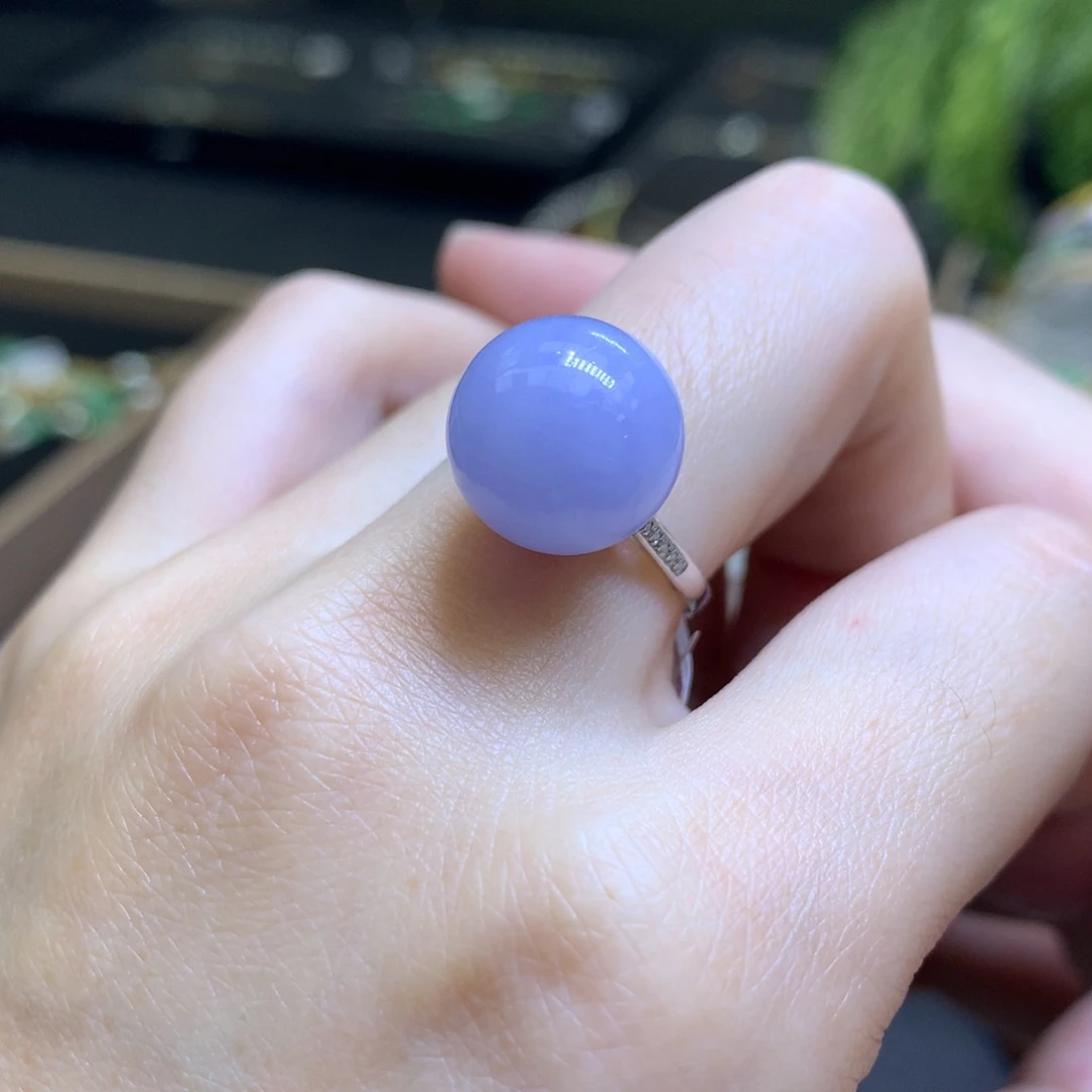 颈饰18K金镶嵌翡翠