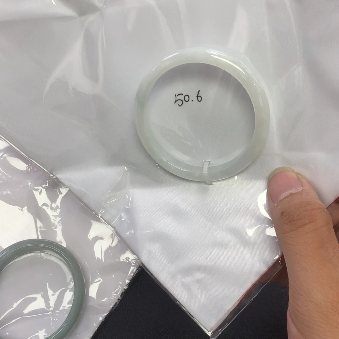 翡翠未镶嵌手镯天然缅甸翡翠