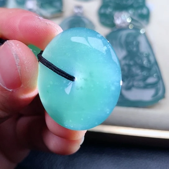 【闪购商品】翡翠颈饰未镶嵌天然翡翠