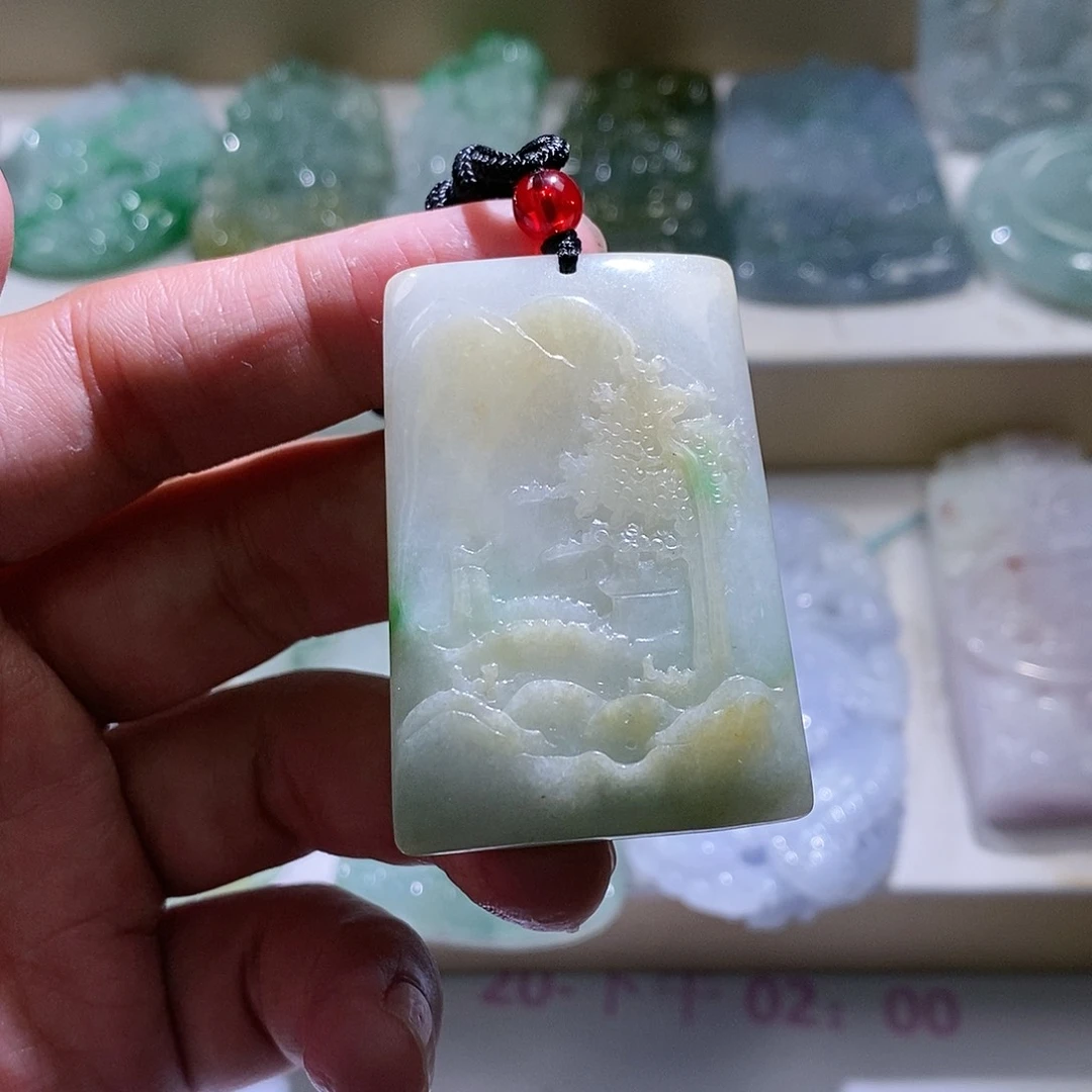 【闪购商品】翡翠颈饰未镶嵌山水