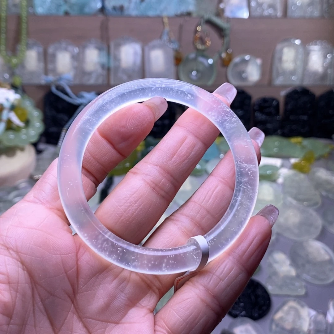 琪***儿未镶嵌蛇纹石玉手镯