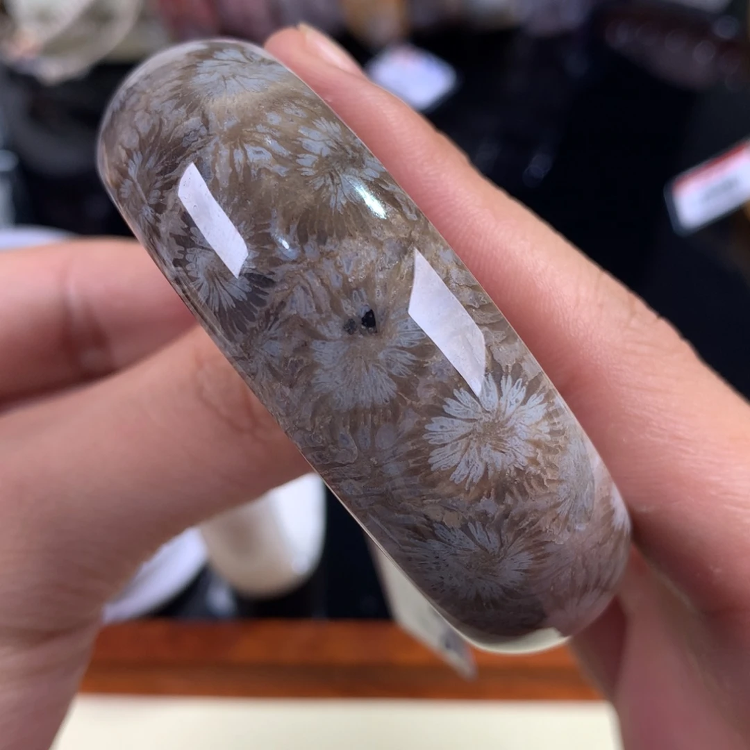 硅化珊瑚（珊瑚玉）未镶嵌吊坠(赠链)45号56.8圈黑大花