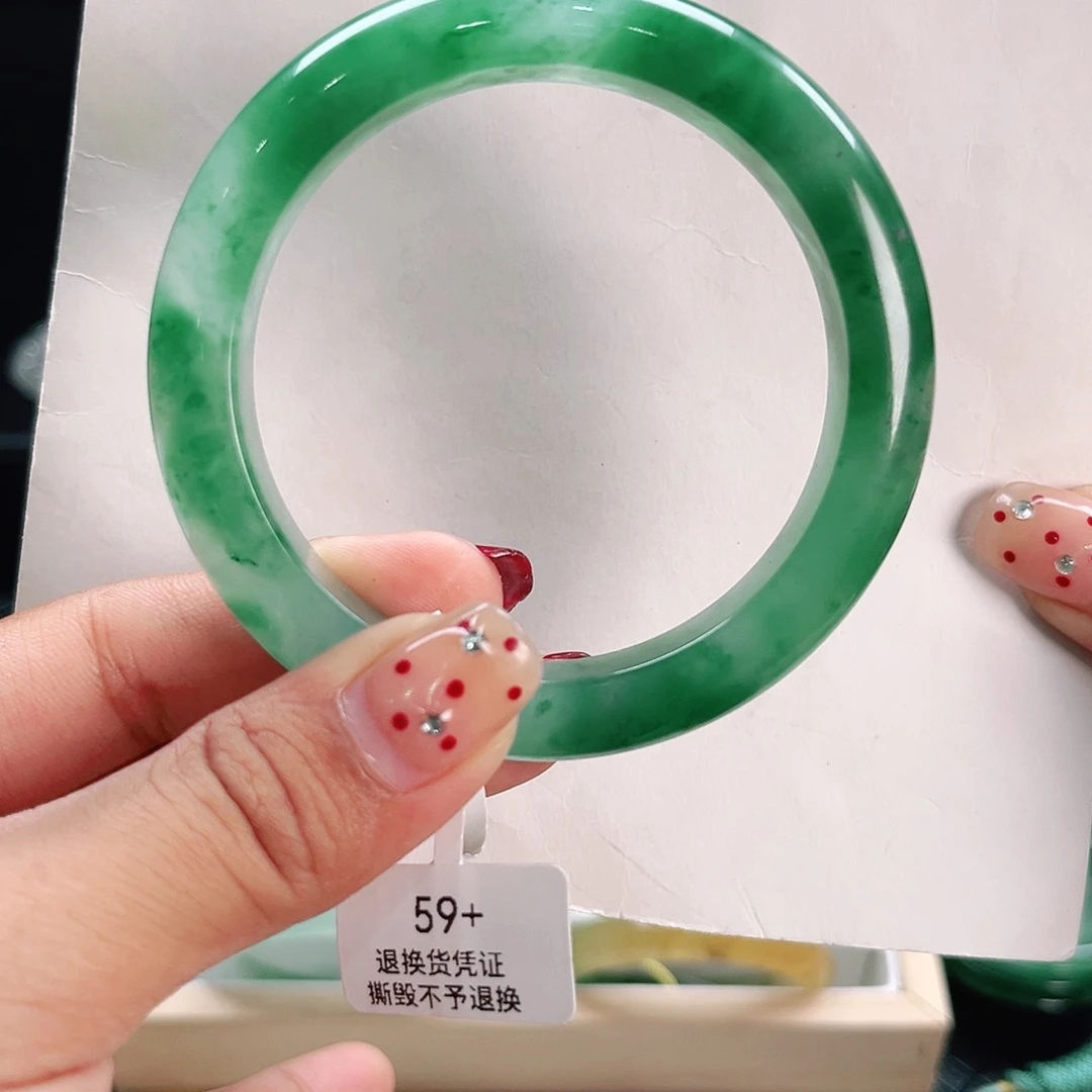 未镶嵌手镯石英质玉