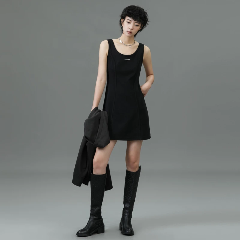 U/TI 纯色系极简风拼接设计感显瘦修身时尚休闲百搭无袖连衣裙