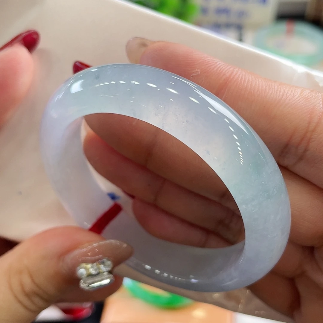 未镶嵌手镯翡翠20号炸光50.5圈 包容