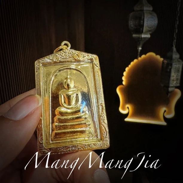 瓦拉康2563金色大迪迪吊坠