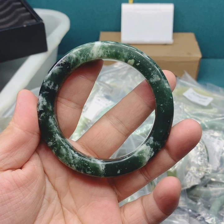 岛***～蛇纹石玉未镶嵌手镯