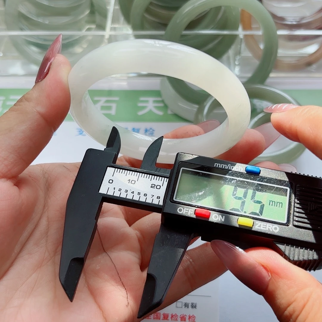 未镶嵌手镯石英质玉71/5758