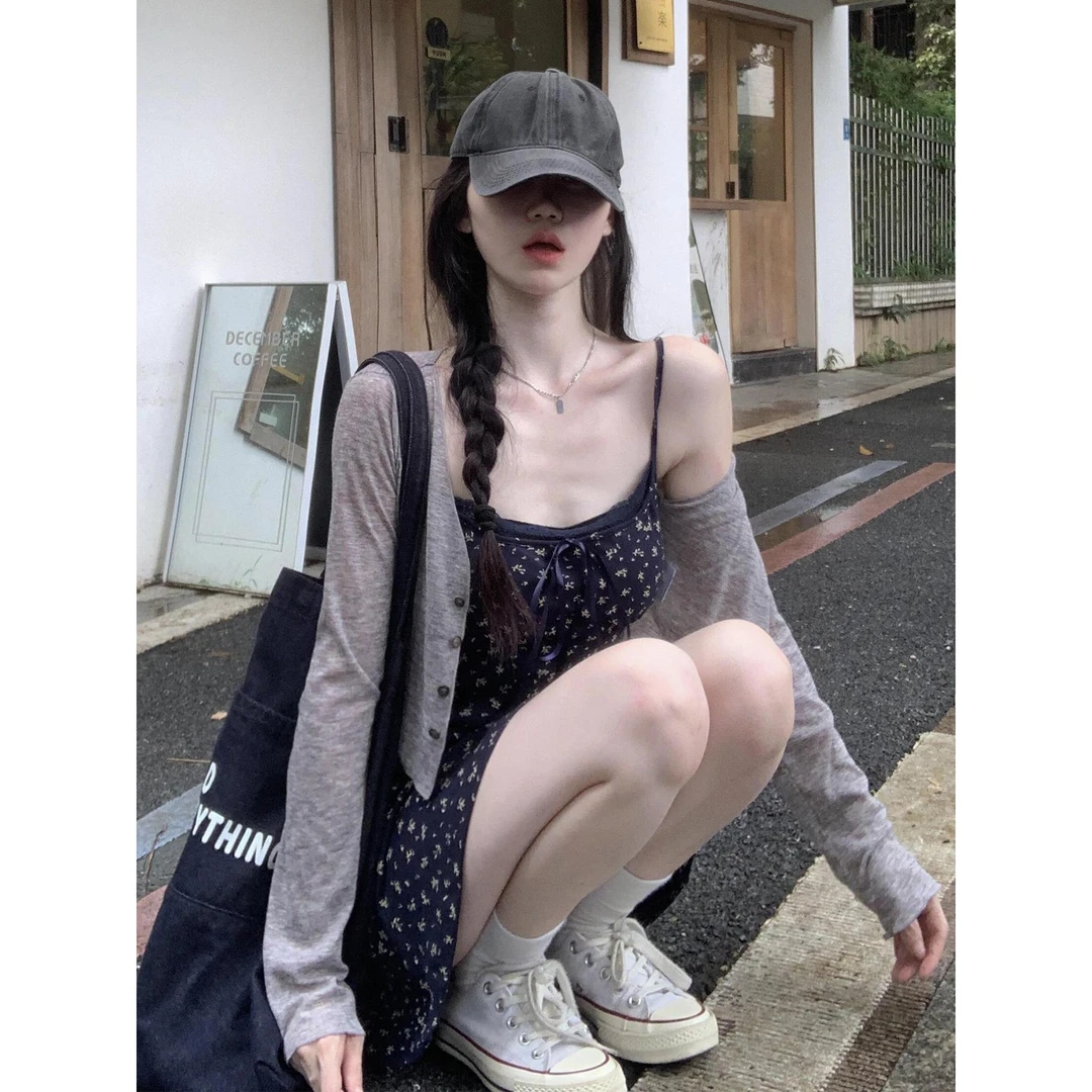 韩系甜辣妹套装连衣裙子女2025年新款夏季灰色开衫碎花吊带两件套