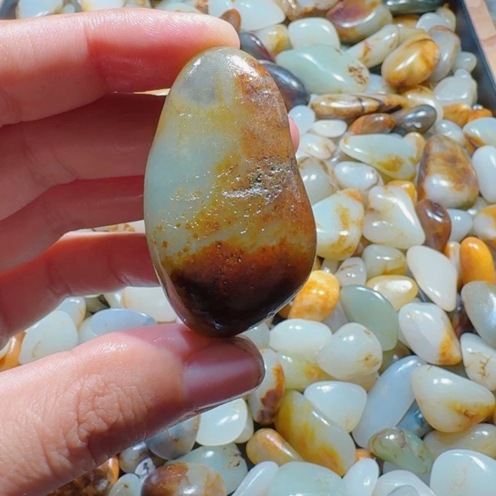 和田玉未镶嵌颈饰28克