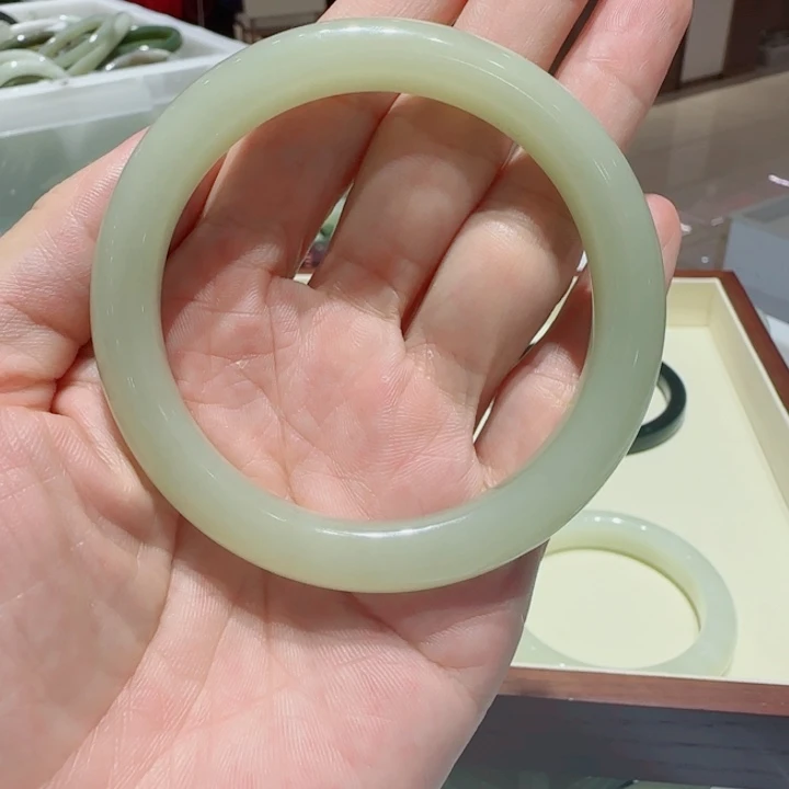 未镶嵌手镯和田玉90