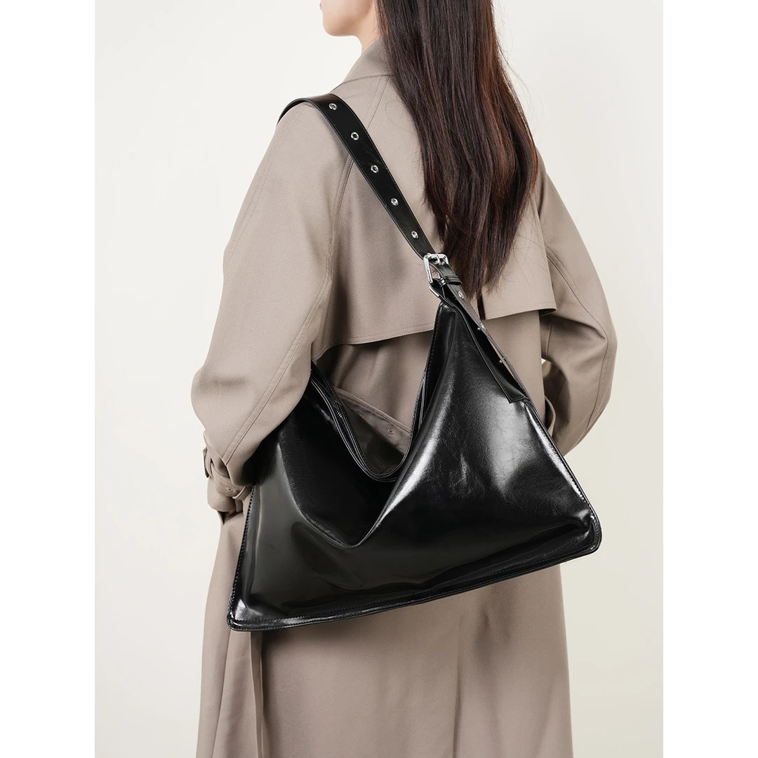 轻轻包2025新款牛皮托特包女大容量单肩通勤大包质感斜挎包包