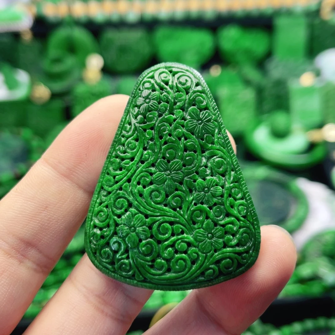 只买单纯的吊坠，没带链子，属的性质。吊坠