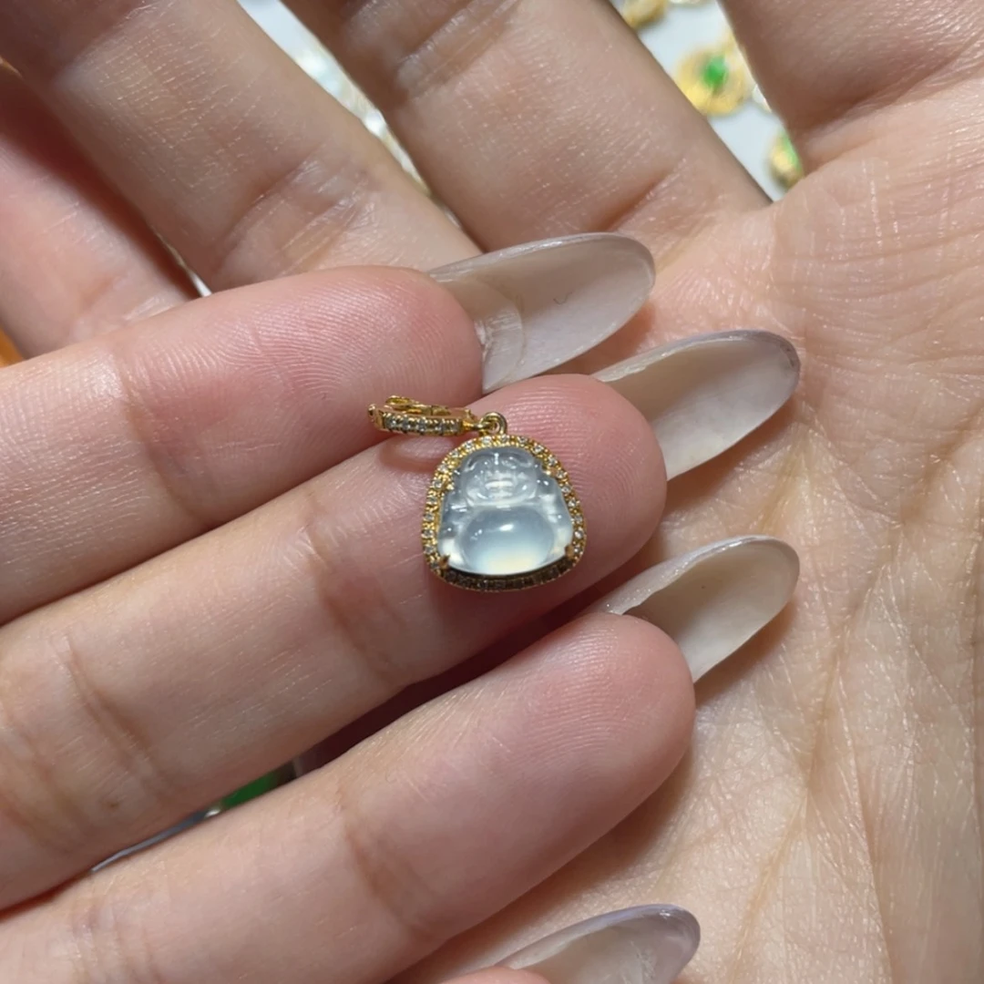 【闪购商品】颈饰18K金镶嵌翡翠