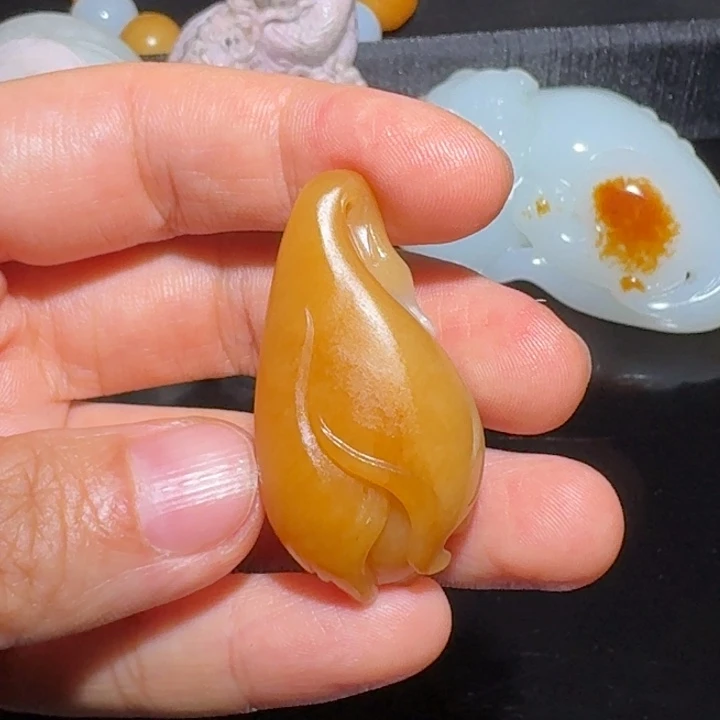 颈饰未镶嵌和田玉（白玉）