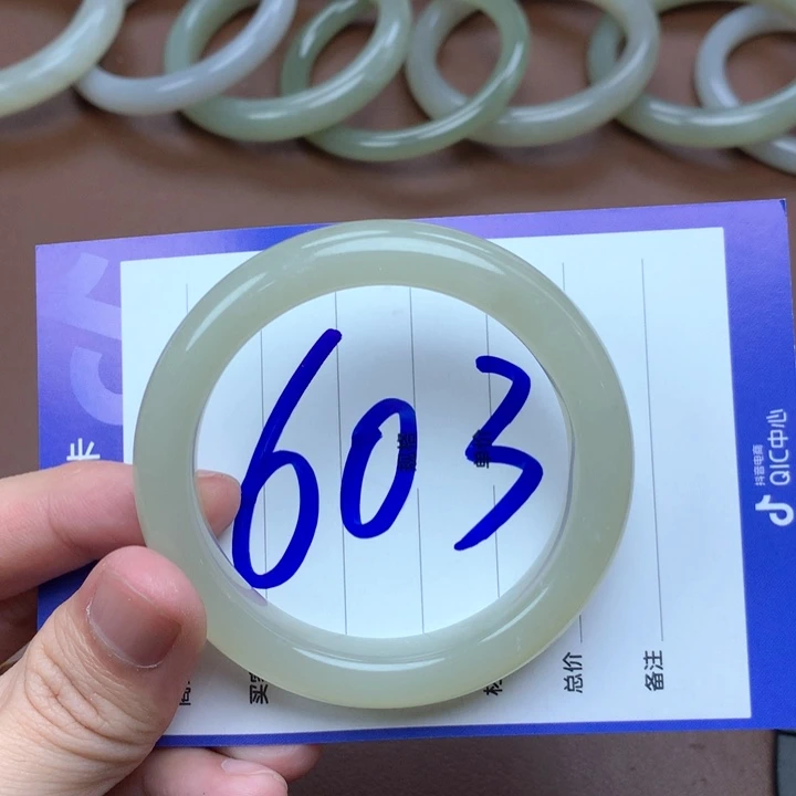 和田玉未镶嵌手镯53