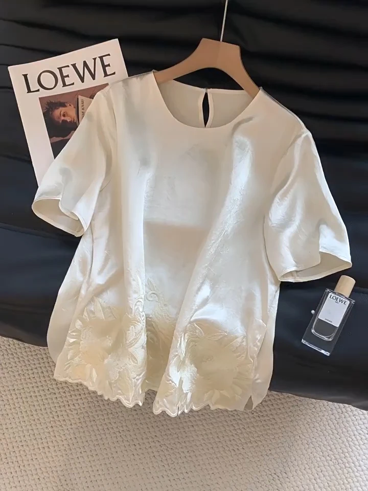 新中式重工刺绣缎面短袖衬衫女夏季新款宽松独特国风高级气质上衣