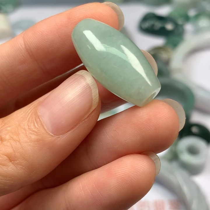 翡翠未镶嵌颈饰用****1