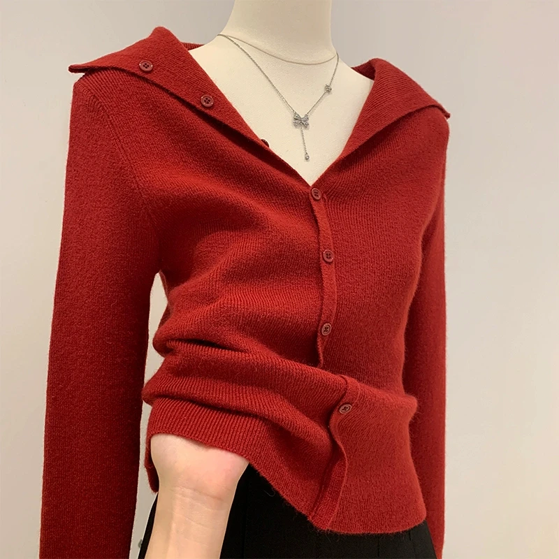 新春红气质翻领软糯毛衣针织开衫2026女秋冬新款修身正肩纯欲上衣