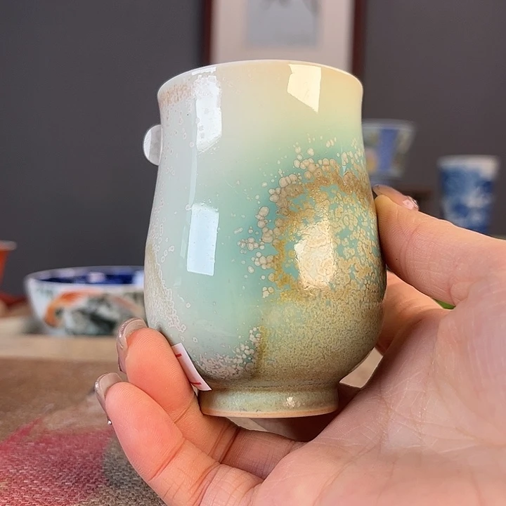 摆件景德镇陶瓷茶杯里