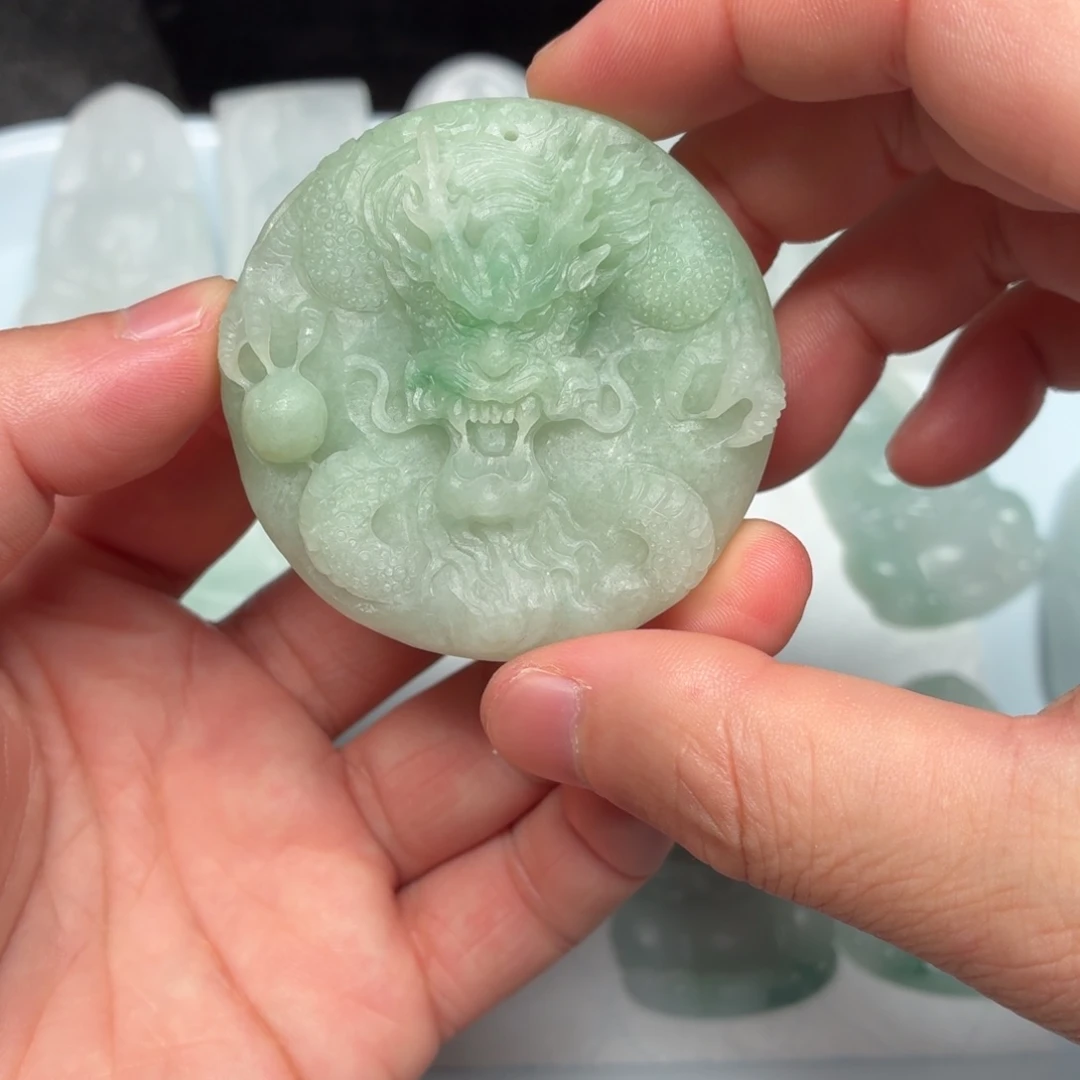 定制翡翠未镶嵌龙牌