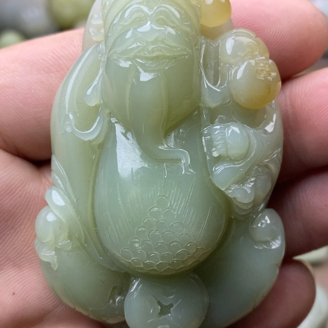 和田玉未镶嵌把件