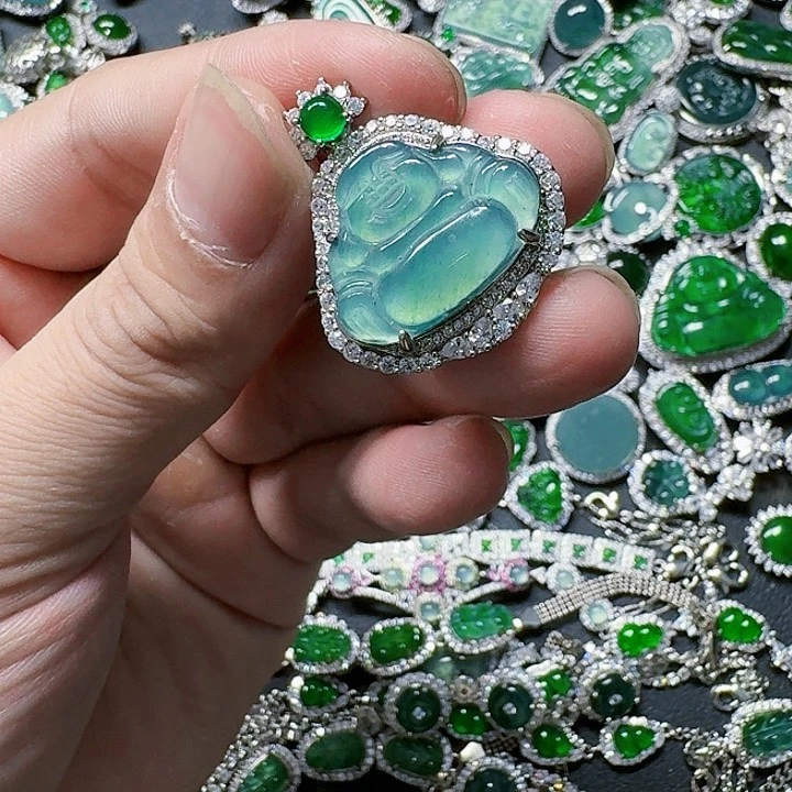 翡翠颈饰未镶嵌天然A货翡翠放漏