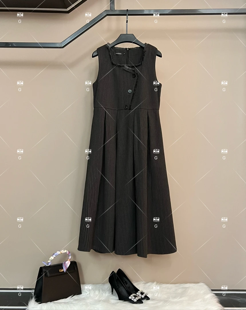 【齐】复古风显瘦默认款式连衣裙女装轻奢秋冬时尚 H-1599