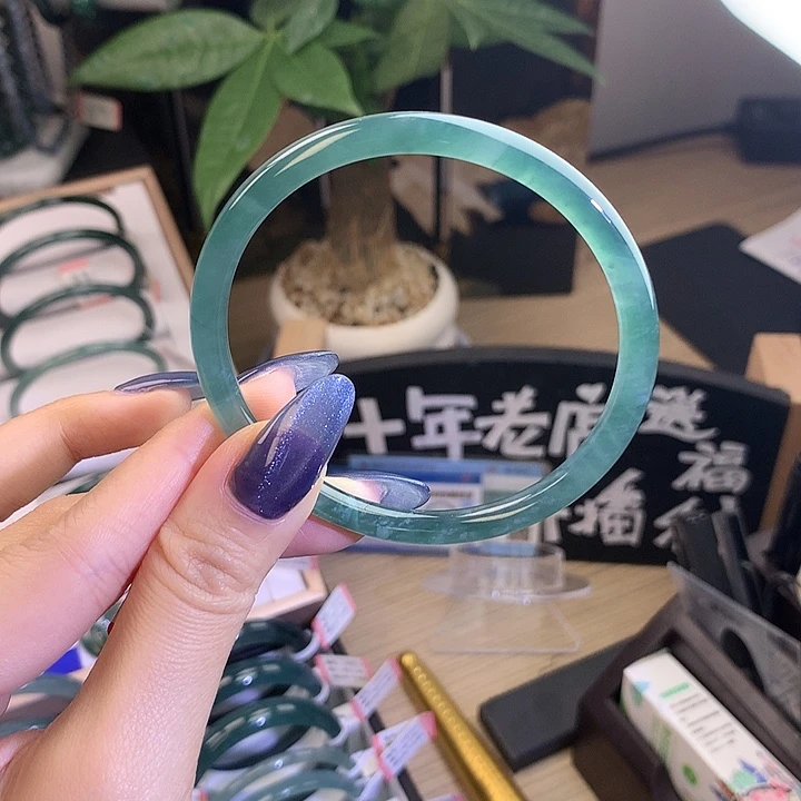 翡翠手镯未镶嵌紫*萱58-59圈口