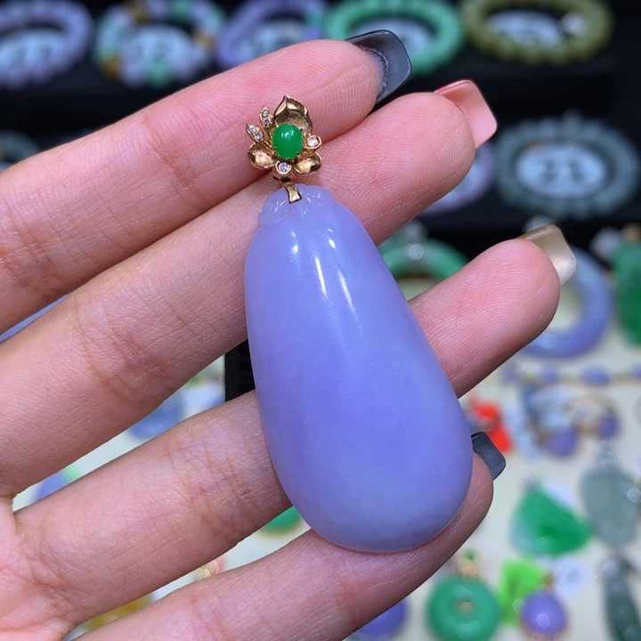 翡翠18K金镶嵌颈饰翡翠