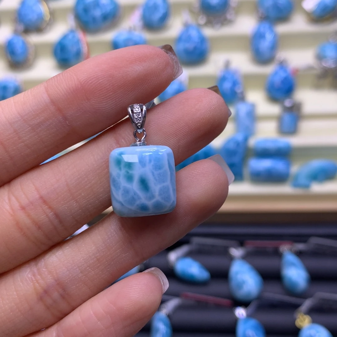 针钠钙石（海纹石）银S925镶嵌颈饰无事牌