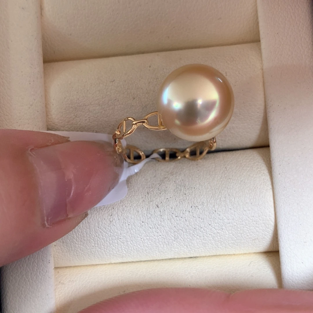 18K金镶嵌海水珍珠戒指