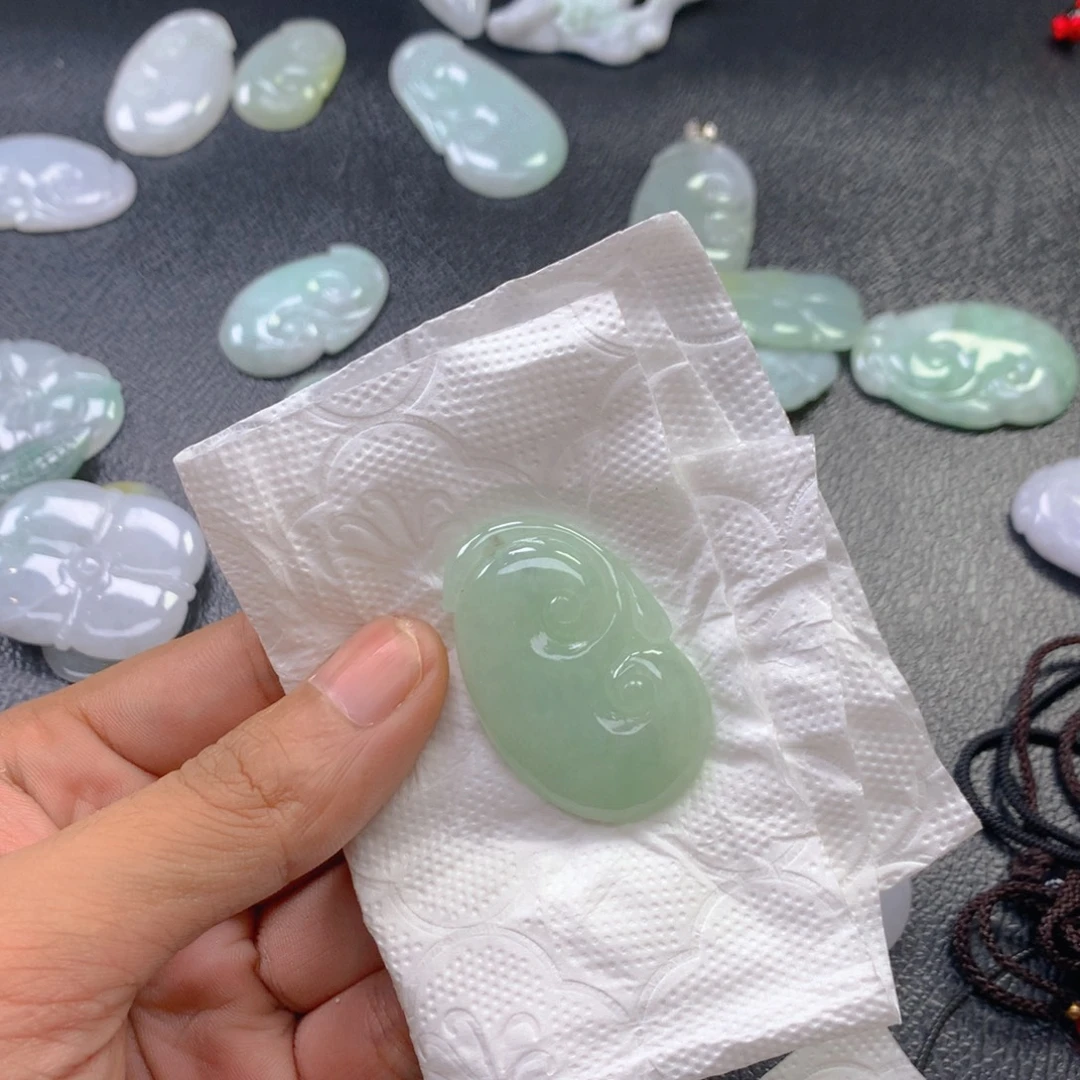美***好颈饰足铂镶嵌翡翠翡翠