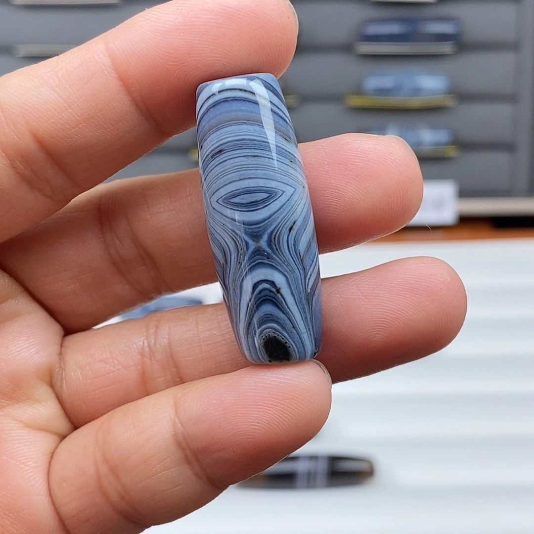 雪***真玛瑙/玉髓未镶嵌珠宝半成品