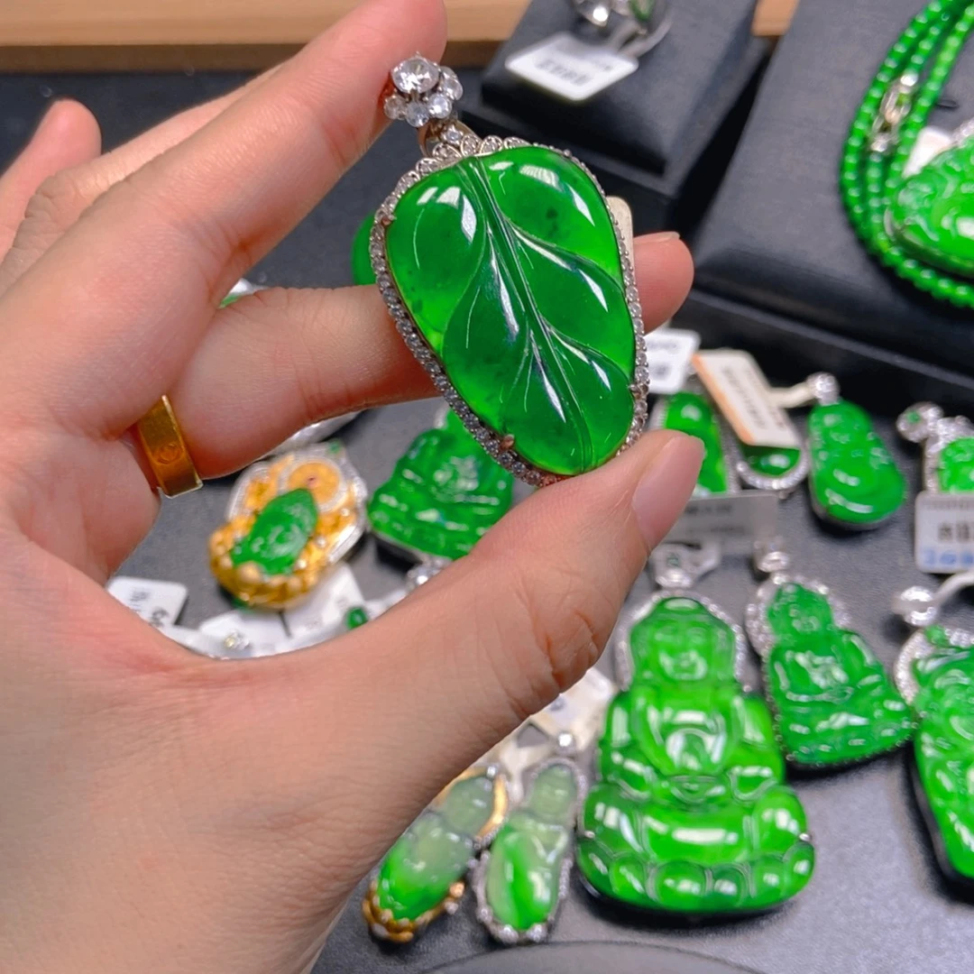 翡翠未镶嵌吊坠(不含链)