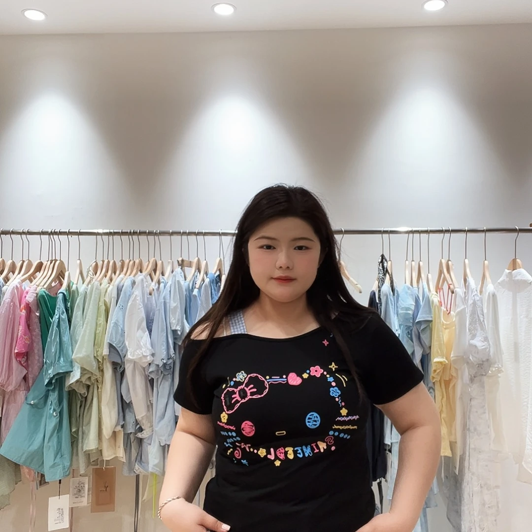 3577 偏远地区不包邮 黑色kt斜肩上衣