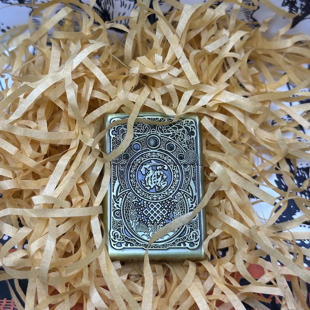 个性浮雕招财进宝防风打火机超薄创意老式复古砂轮设计男士适用