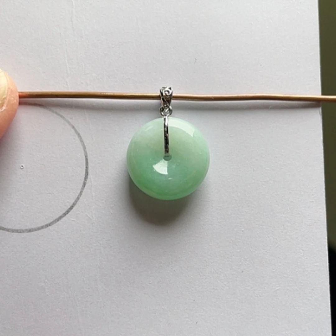 【闪购商品】吊坠(不含链)18K金镶嵌翡翠