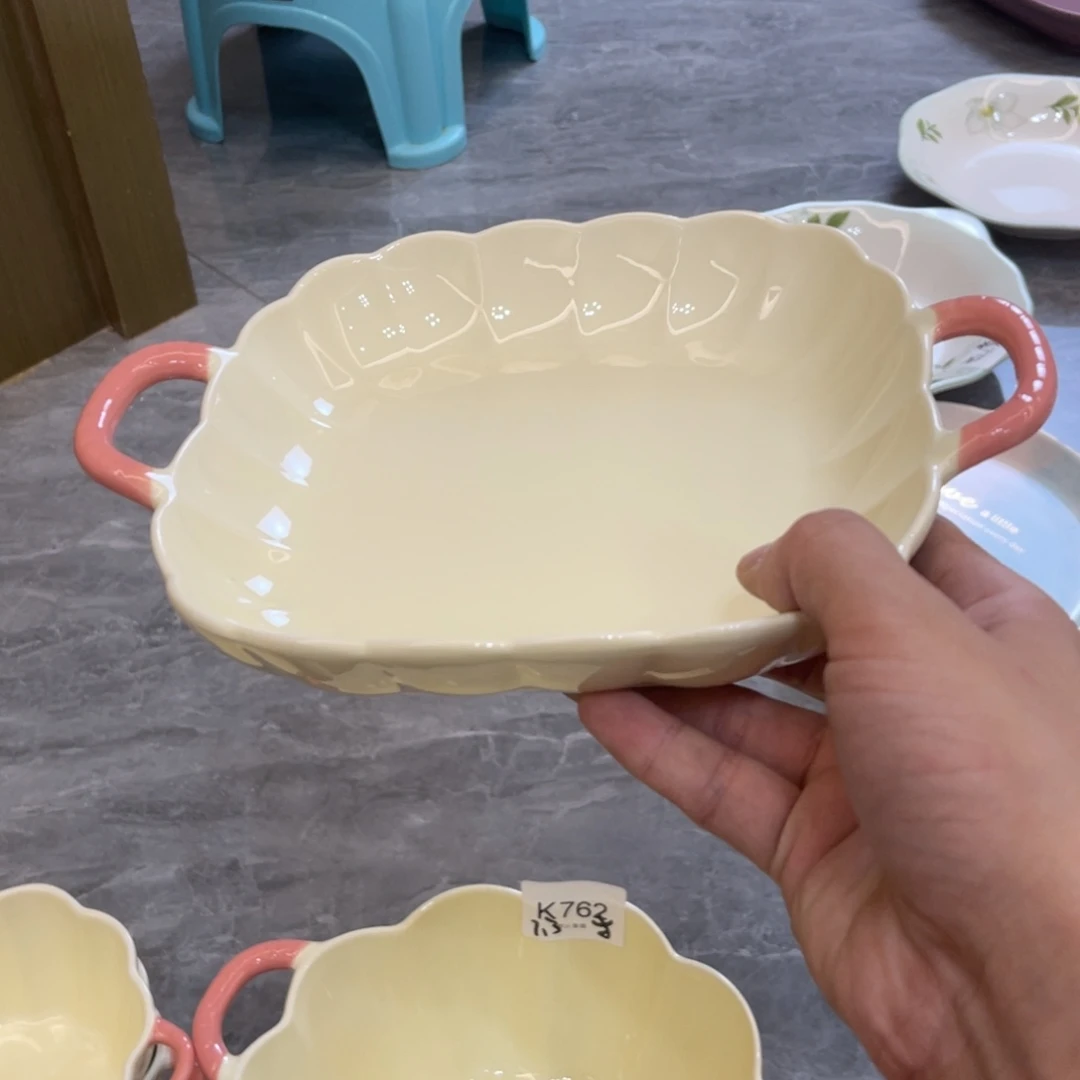 陶瓷微瑕餐具介意勿拍，满18飞！