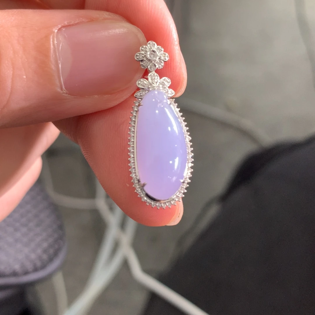 翡翠18K金镶嵌颈饰翡翠