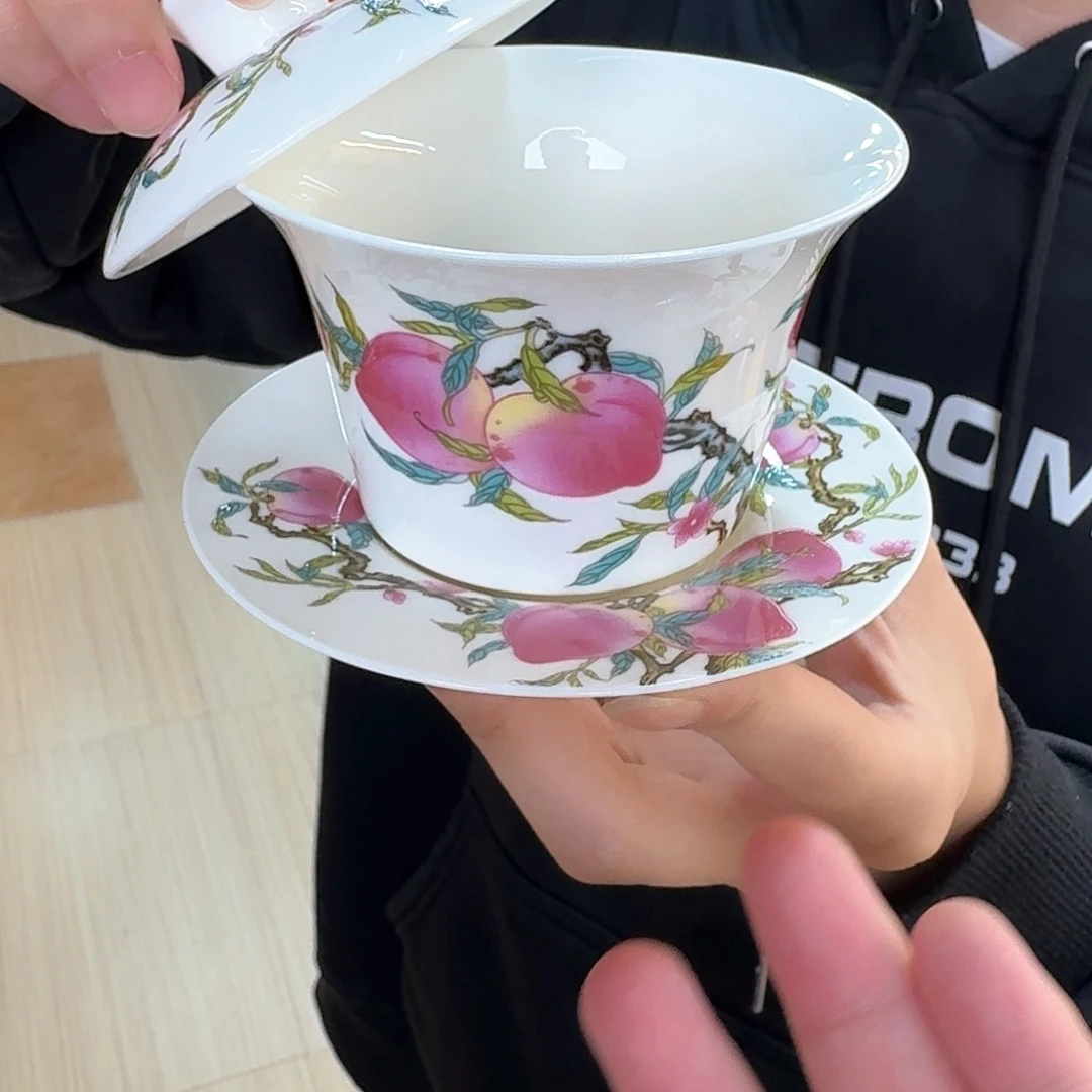 盖碗里的水煮开后放入