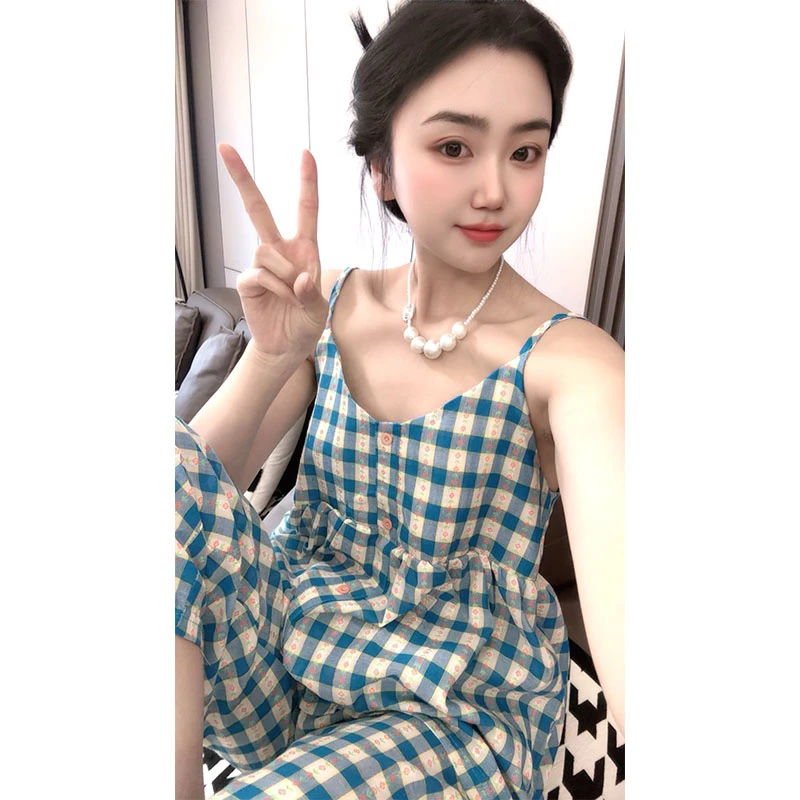 泡菜格洋气睡衣套装2025春夏新款时尚遮肉显瘦吊带加九分裤两件套