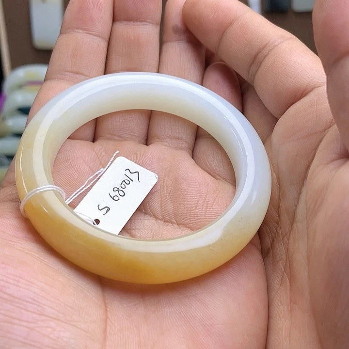 【闪购商品】未镶嵌手镯和田玉