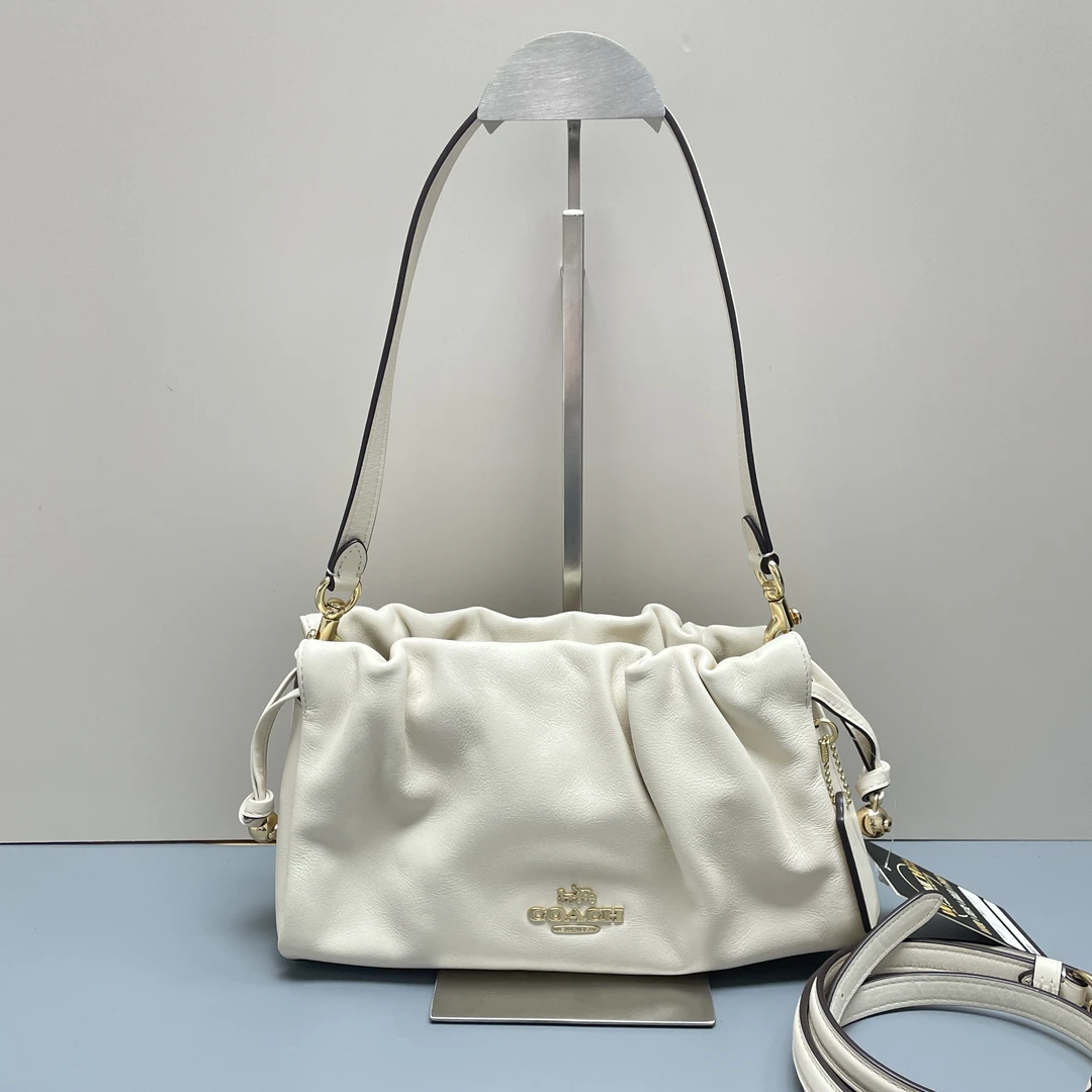 95新 COACH/蔻驰 faye26白色云朵单肩斜挎包26*15*7cmEM122408