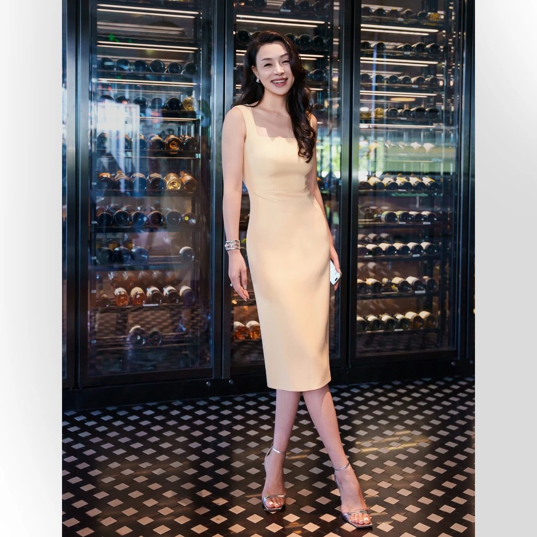 【余书】“黄亦玫”法式优雅修身显瘦无袖平口领收腰连衣裙Y303806