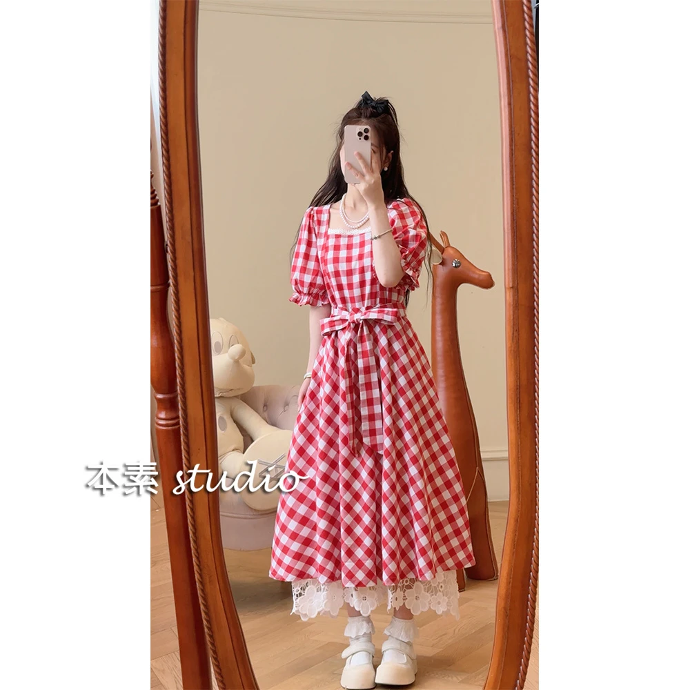 港岛玫瑰Y2747格纹蕾丝边腰部系带方领短袖连衣裙